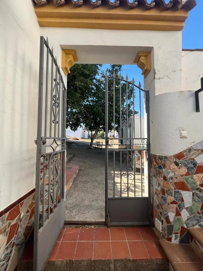 Alojamiento Rural Huerta Mandre Cuevas del Becerro Exterior foto
